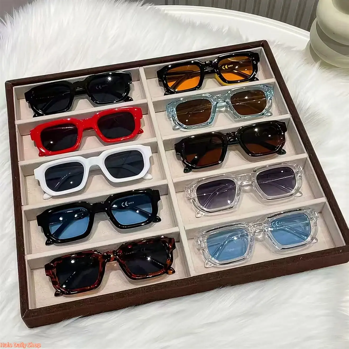Unisex Y2K-style small rectangular sunglasses with chunky frames; UV400 anti-glare retro square shades (available in 10 colors)—perfect for fashion parties, the beach, and everyday wear.