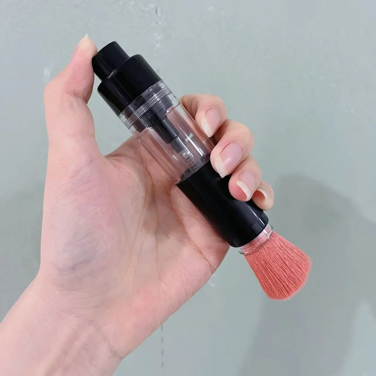 Refillable Powder Brush with Button Design, Portable Makeup Brush for Loose Powder, Blush & Setting Powder, Soft Skin-Friendly Bristles Travel Beauty Tool, Multifunctional Makeup Brushes