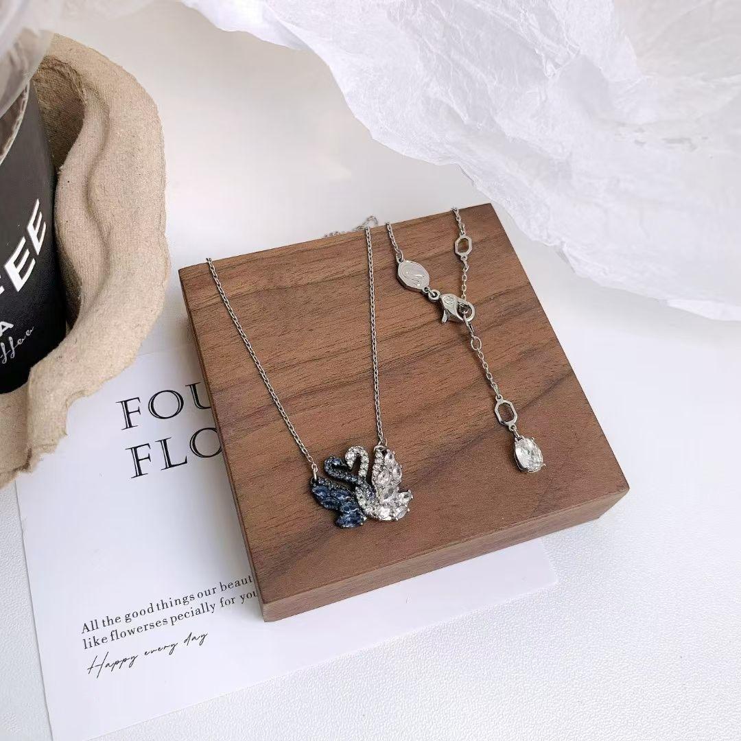 New Hugable Goose Black and White Gold Swan Necklace, Luxurious and High-end, New Year's Gift for Girlfriend, Birthday Present