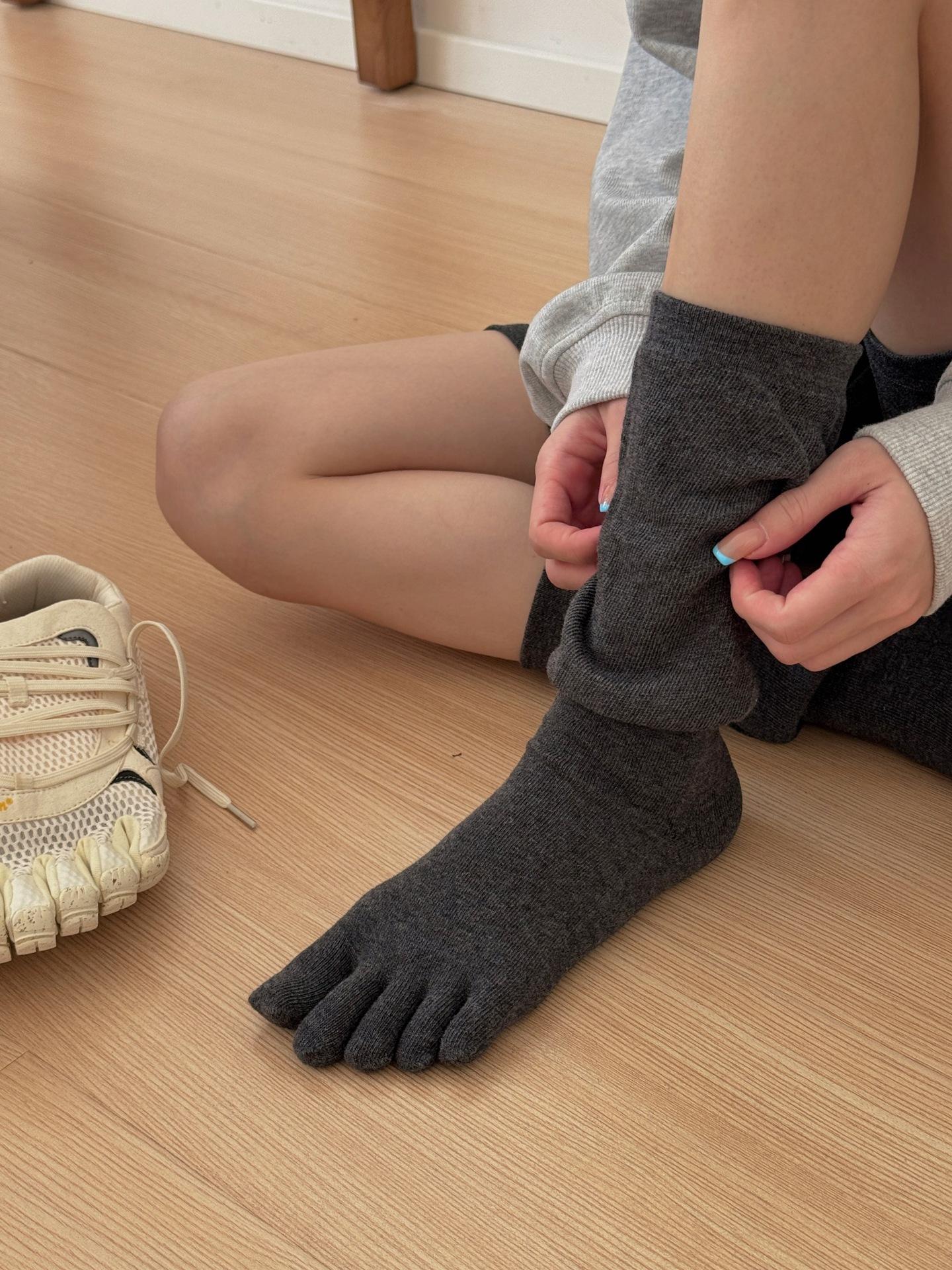 Five-toe ballet dance training, breathable and comfortable for barefoot use, with a split-toe design suitable for line dancing, comfortable ankle socks