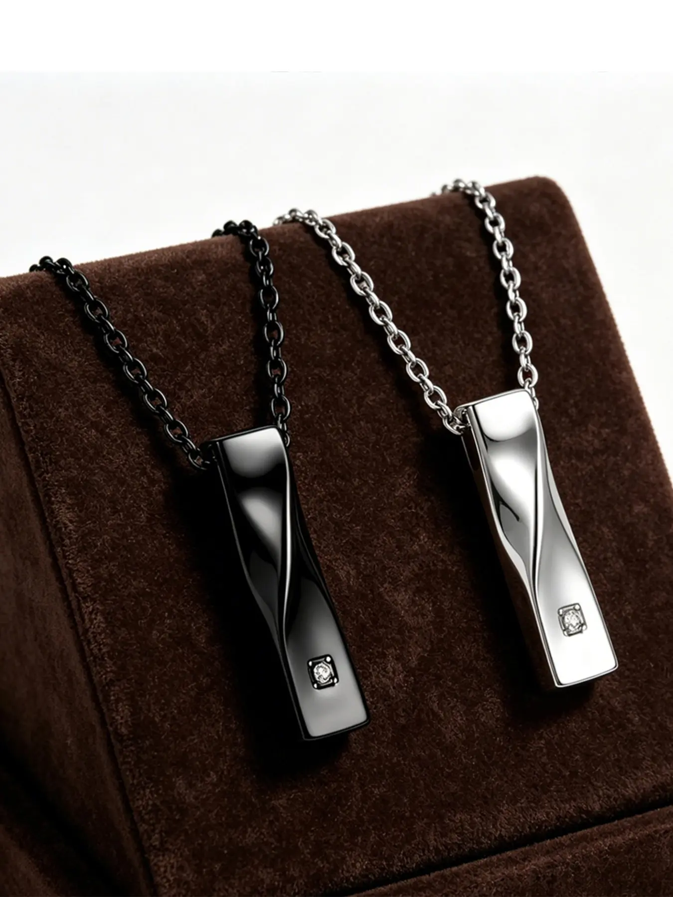 1 Pcs Urn Necklaces for Ashes Cremation Jewelry Urn Necklace Silver Black Stainless Steel Memorial Pendant Locket Vertical Bar Keepsake Pendant for Women Men Loved Ones Human Ashes