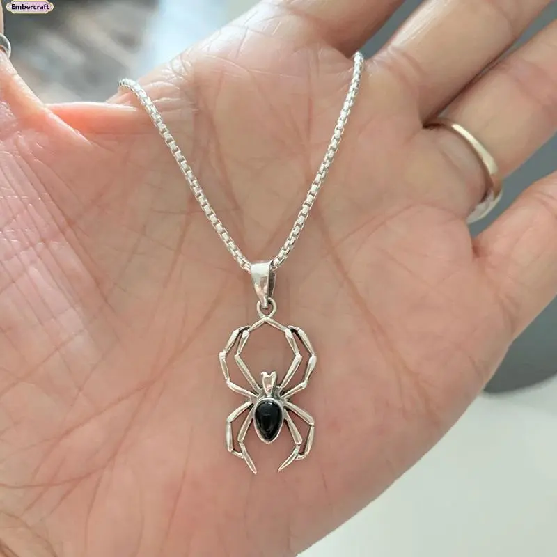 European and American fashion personality accessories, Halloween ghost spider necklaceHalloween Ghost Spider Necklace for Women Men, Gothic Spider Web Pendant Necklace, Vintage Punk Halloween Jewelry, Spooky Costume Accessory for Halloween Party, Cosplay,