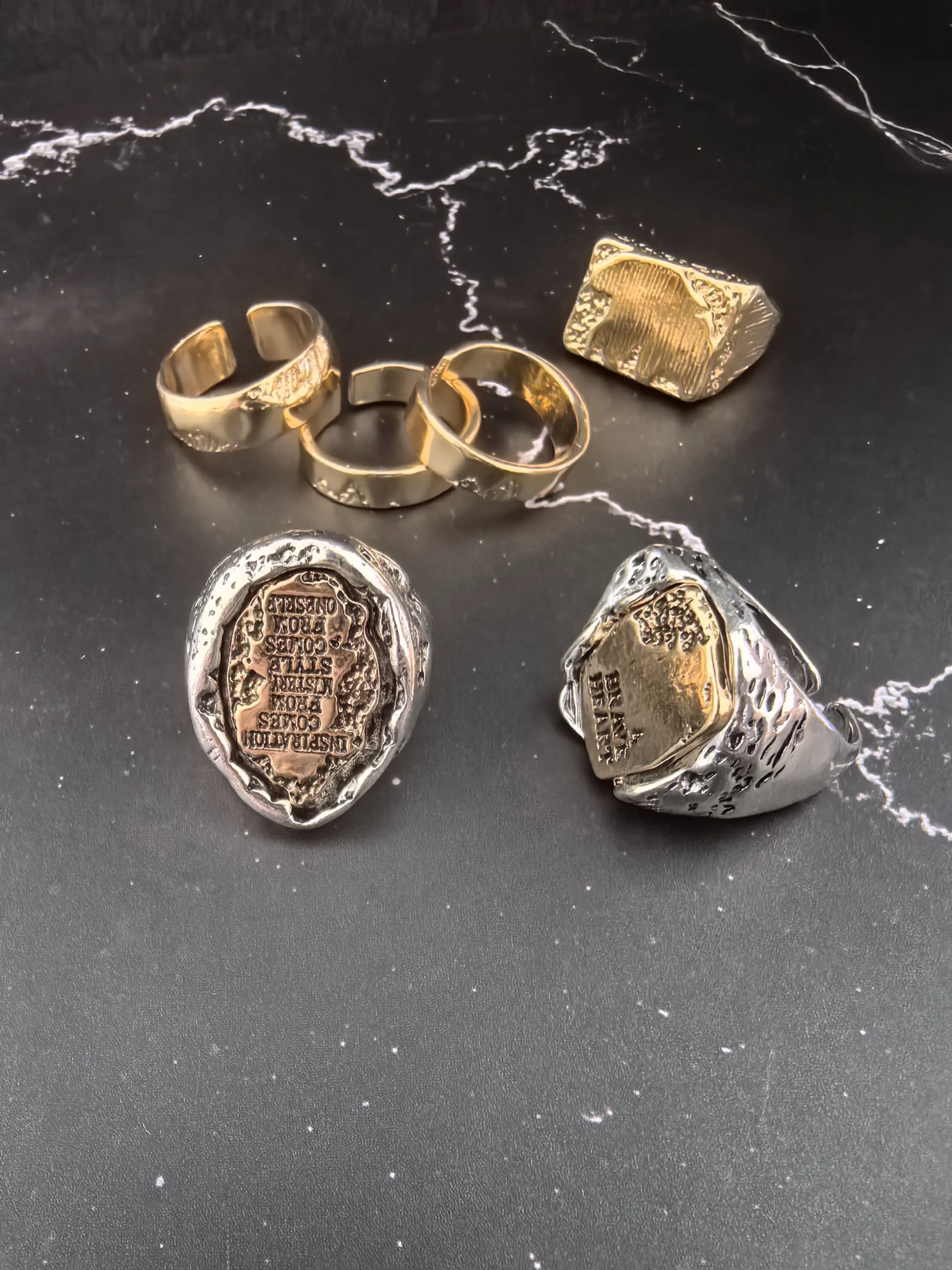 6 Pcs Bold Lava Texture Letter Rings, Streetwear Hip Hop Colorblock Metal Rings, Vintage Distressed Open Cuff Rings, Hip Hop Jewelry