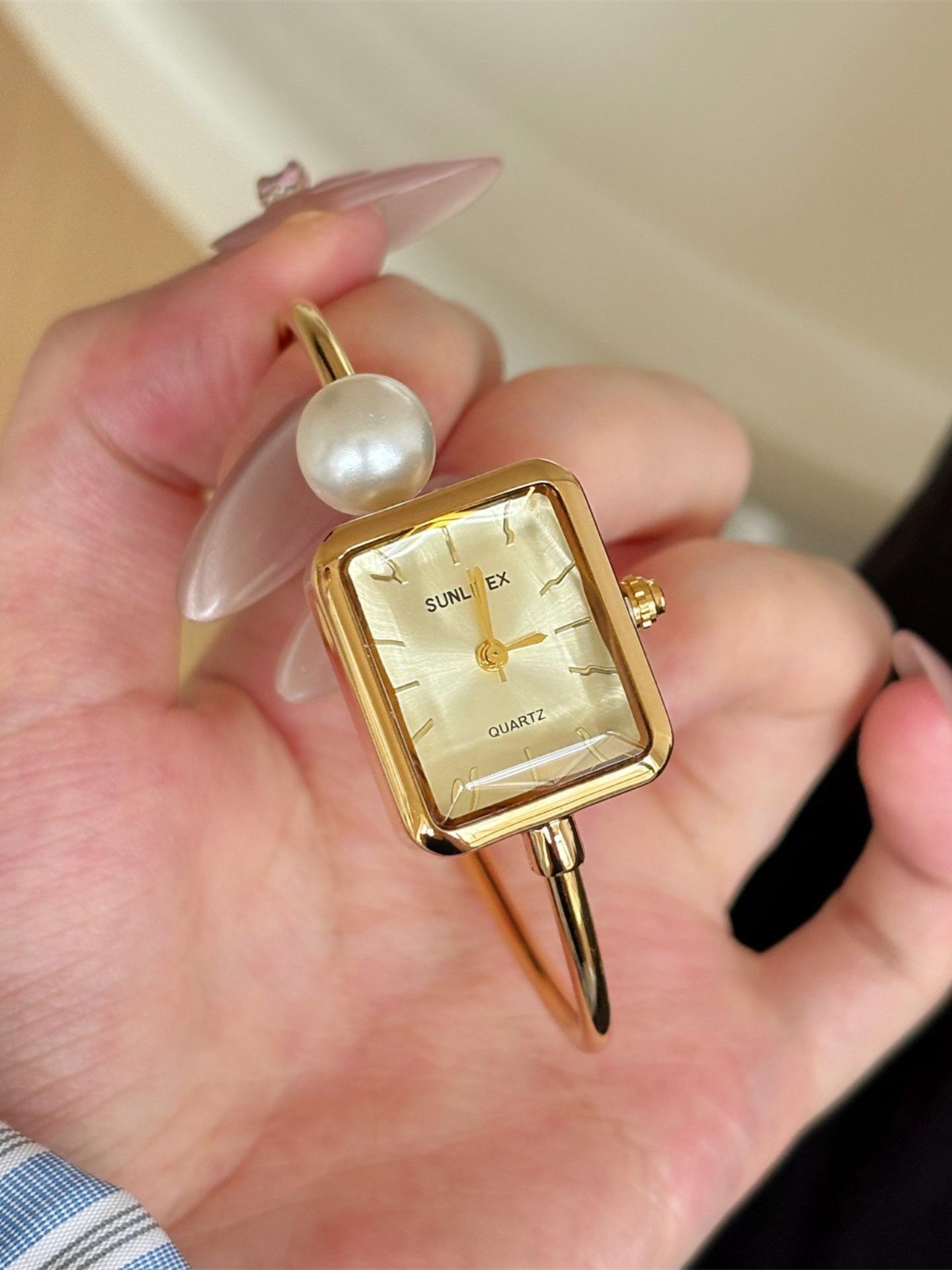Women's Elegant Silver Color Quartz Watch, Rectangle Dial, Mineral Glass, Buckle Closure, Perfect Gift for Fashion Women