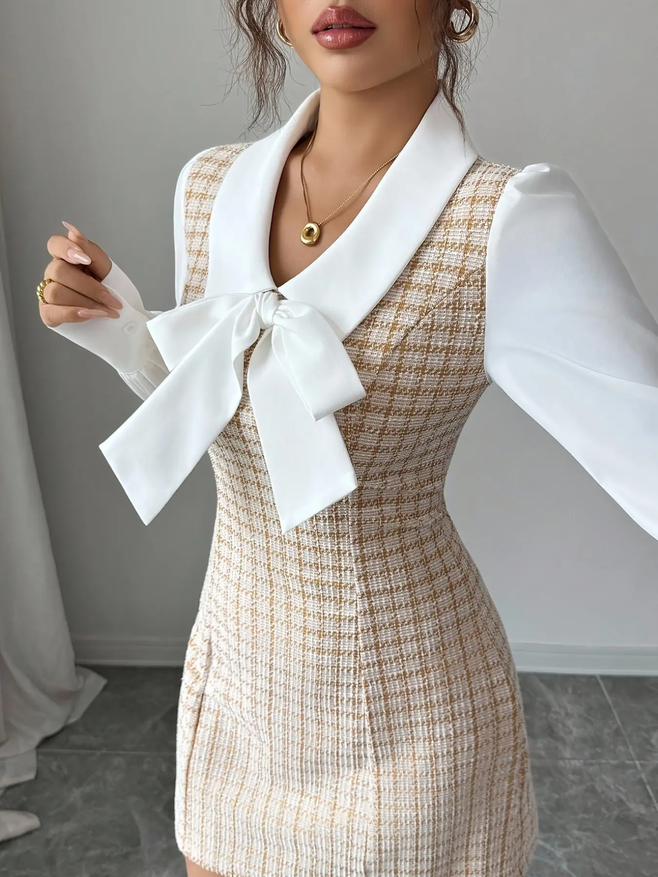 A women's fashionable apricot white color blocked coarse tweed bow dress, the coarse tweed adds texture, and the bow adds sweetness, suitable for commuting to work, shopping and playing indoors and outdoors