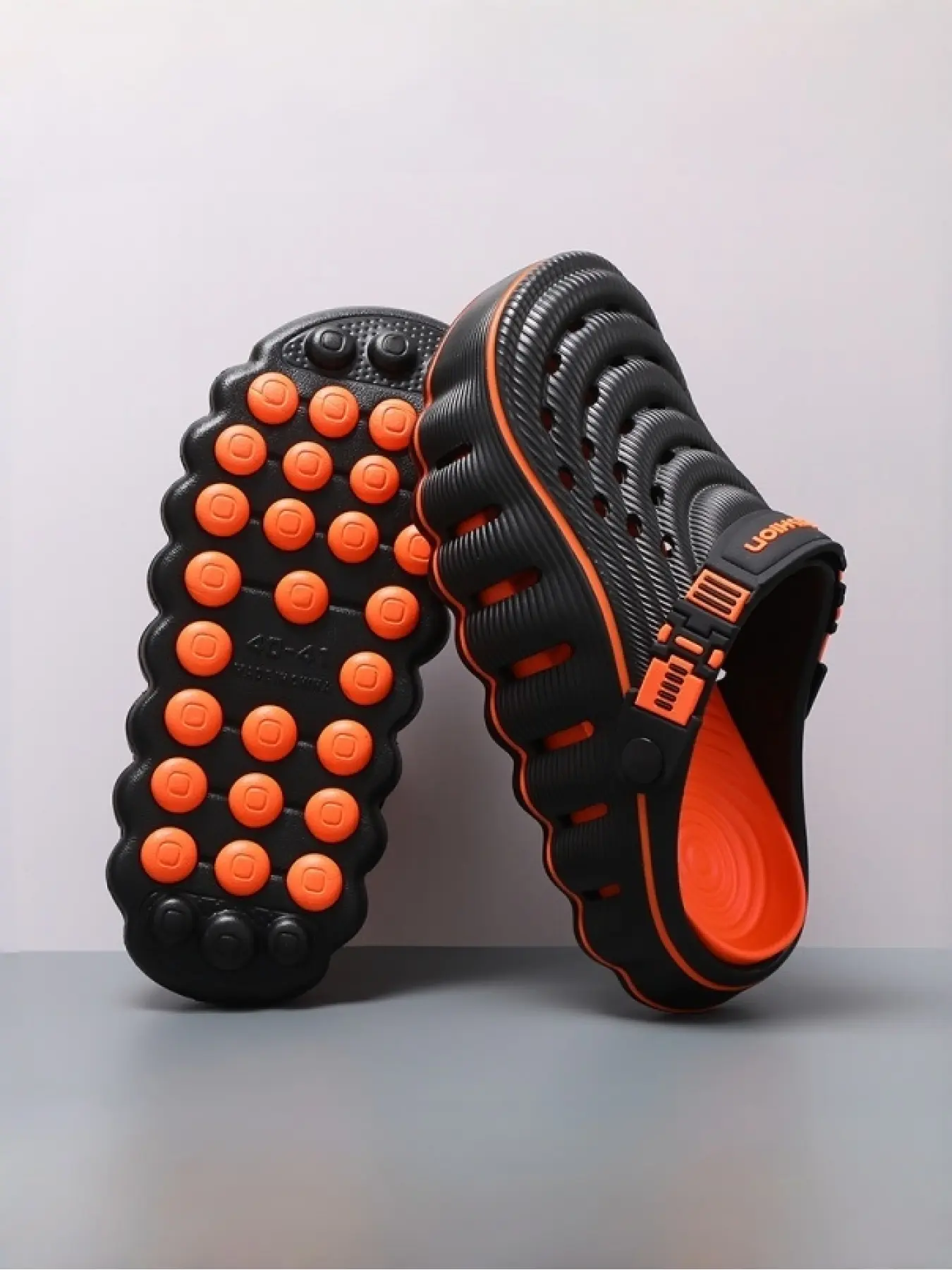 Summer men's hole shoes, outdoor hollow sandals, waterproof baotou half slippers, dual-use beach shoes, home sandals and slippers, Casual Flat Slippers, Breathable Slippers