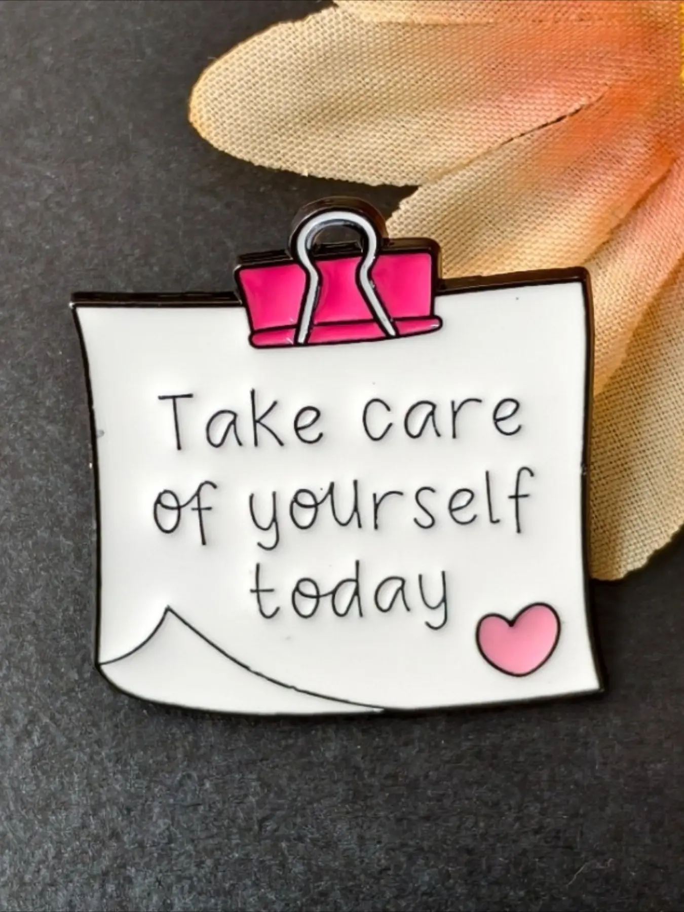 Cute White Sticky Note Enamel Brooch with "Take Care Of Yourself Today" Text & Binder Clip, Positive Self-Care Affirmation Enamel Lapel Pins Quote Badge, Gift for Self-Love Advocates, Therapists & Positivity Fans, Letter Brooch Pin, Alloy Brooch Pin
