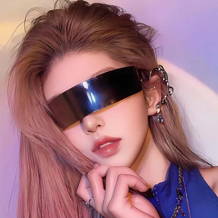 Futuristic One-Eyed Giant Cyber-Mask Sunglasses for Men and Women in Punk Style