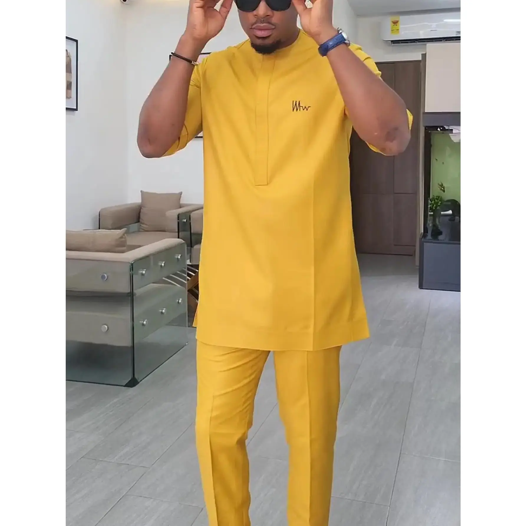 2 pcs/set Men's Yellow Dashiki, Letter Embroidery, Short Sleeve Shirt with Side Split and Drawstring Trousers for Weddings, Parties, Street, and Daily Wear