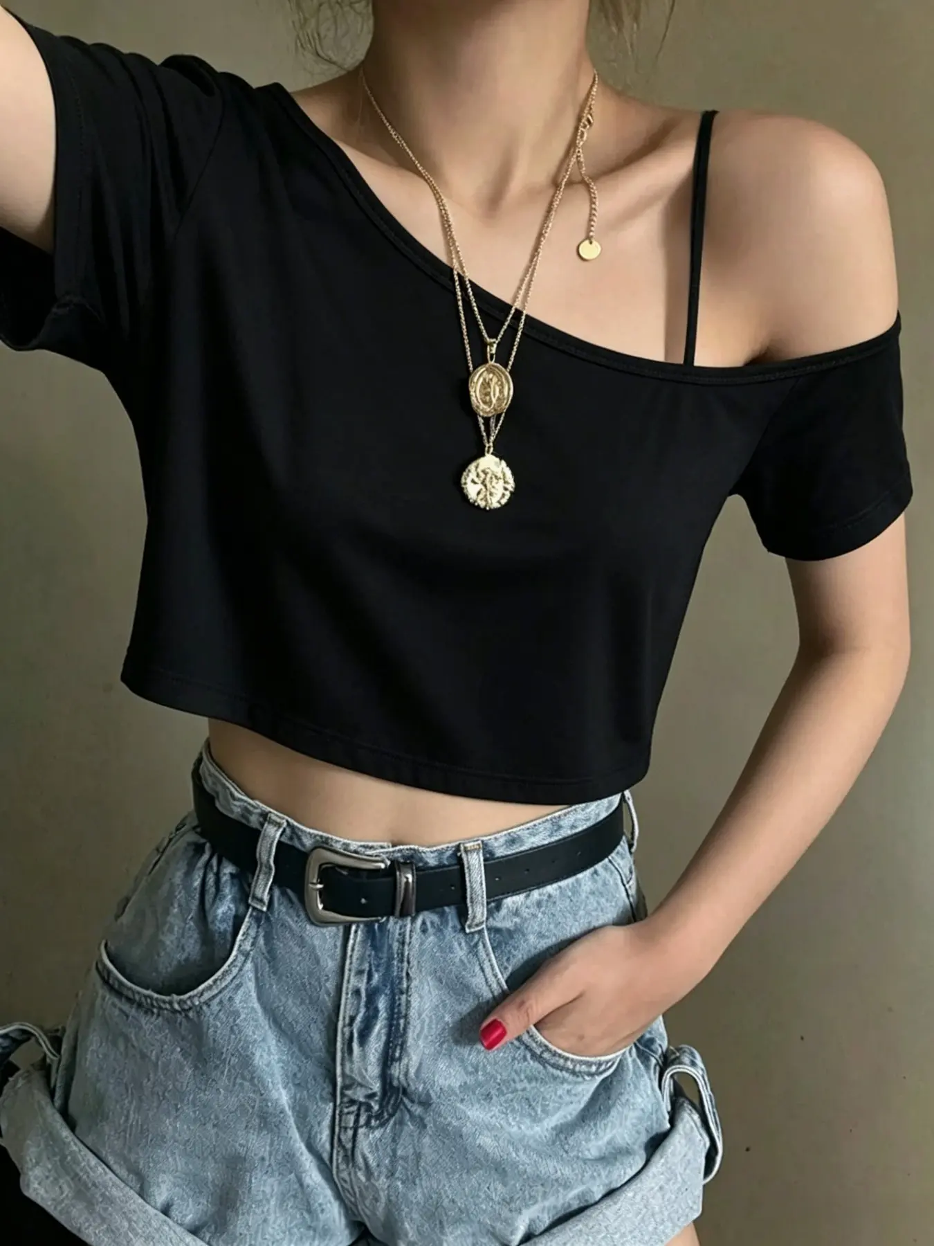 Women Asymmetrical Off Shoulder Short Sleeve Crop T Shirt, Slim Fit Y2K Casual Cute Tops Blusas, Tiktok Shop Viral OOTD Outfit Inspo For Ladies Daily Street Club Soft Lightweight Summer Fashion Clothes
