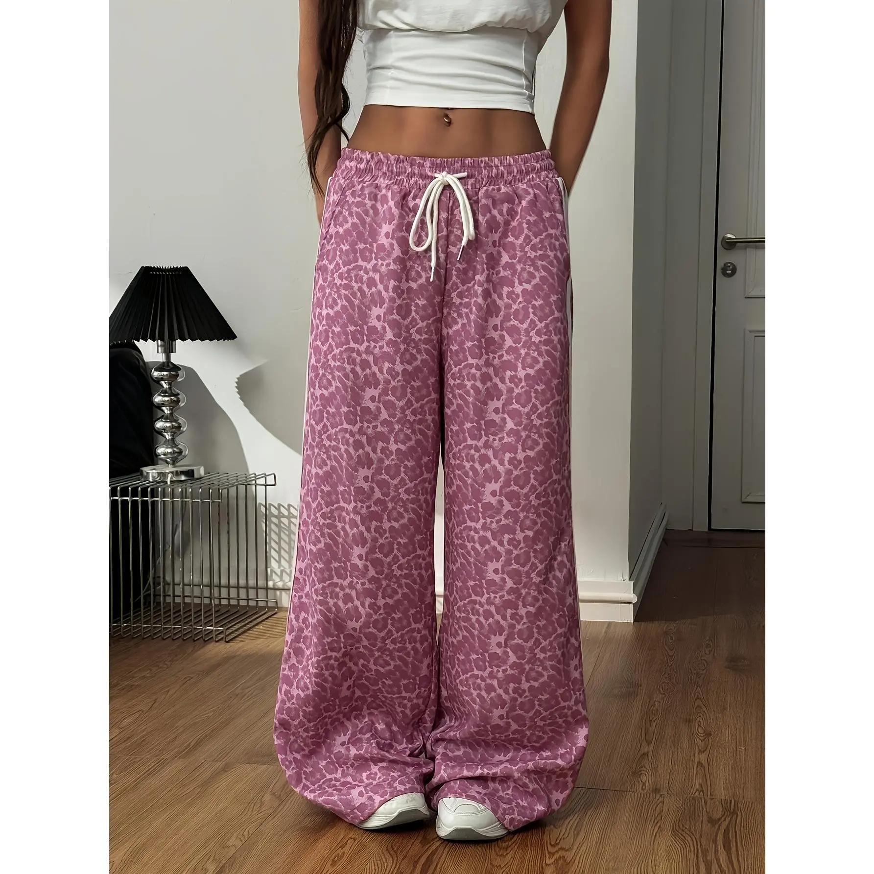 Women'S Athletic Pink Leopard Print Wide-Leg Drawstring Pants, Light Pink Base with Classic Leopard Spots, Gentle And Wild, Flowy Wide-Leg Trousers, Non-Clinging to Legs, Height-Enhancing Visual Effect, Adjustable Waist Drawstring