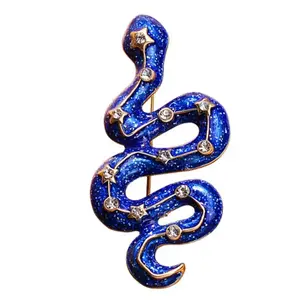 Exaggerated Snake Brooch Creative Water Diamond Animal Brooch Coat Clothing Accessories for Men and Men Niche Chest Flowers