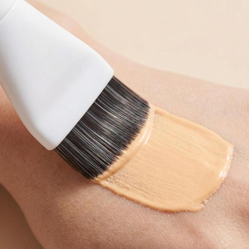 White liquid foundation brush, professional one-stroke coverage double-ended flat brush for facial masks, ultra-thin and lightweight beauty tool, 18-piece makeup brush set, eyeshadow brush, eyebrow brush, mascara brush, blush brush