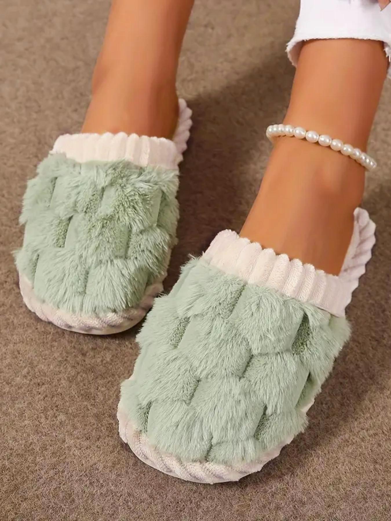 Women’s & Men’s Checkered Faux Fur Plush Slippers – Cozy Smooth Soft Furry Indoor Shoes, Thick Warm Fleece Lining for Ultimate Comfort, Classic Check Pattern Design, Non-slip Durable Sole, Lightweight Quiet Bedroom House Shoes, Footwear