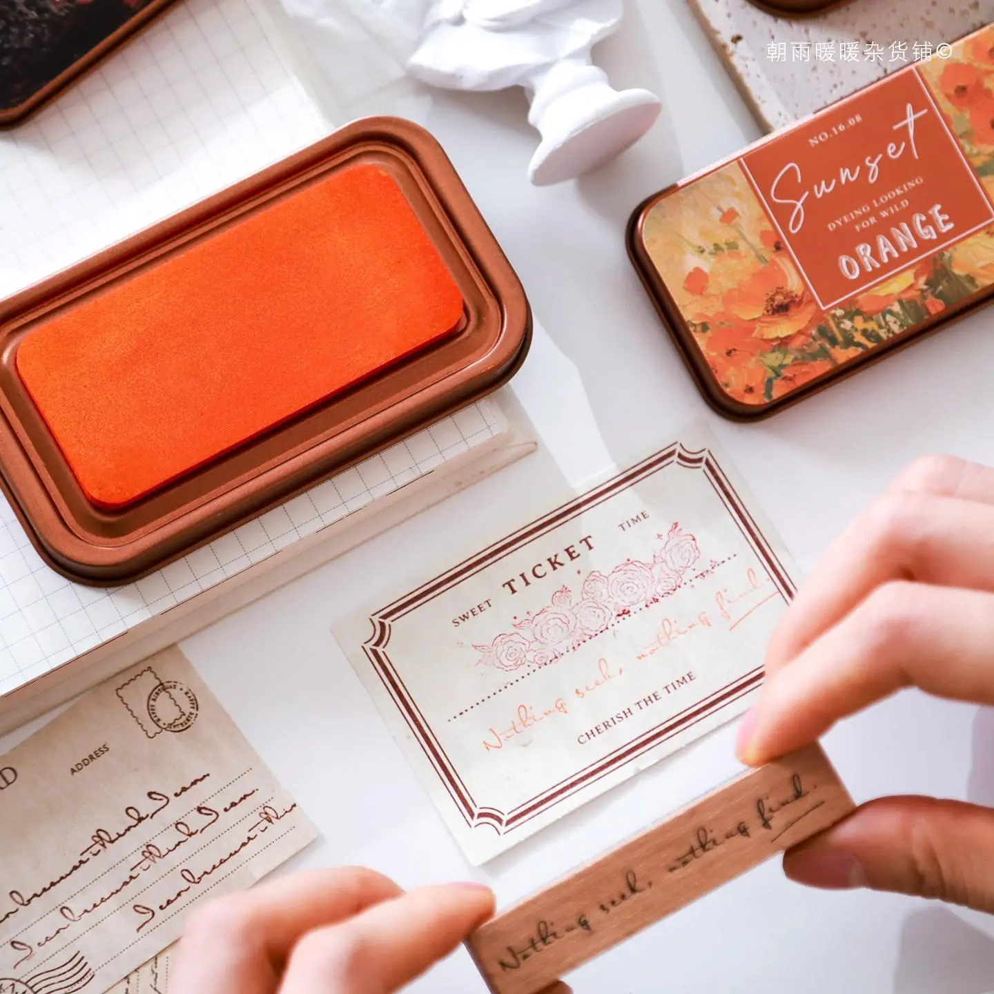 Vintage Oil Painting Iron Box Stamp Pad, Colorful Rubber Stamps, Handprint Fingerprint High-Quality Oil-Based Journal Stamps Ink, Even Ink Distribution