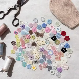 100pcs Colorful Mixed Plastic Buttons, Floral Star Heart Check Patterns, DIY Clothing Knitwear Hat Crafts, Sewing & Crafting Supplies