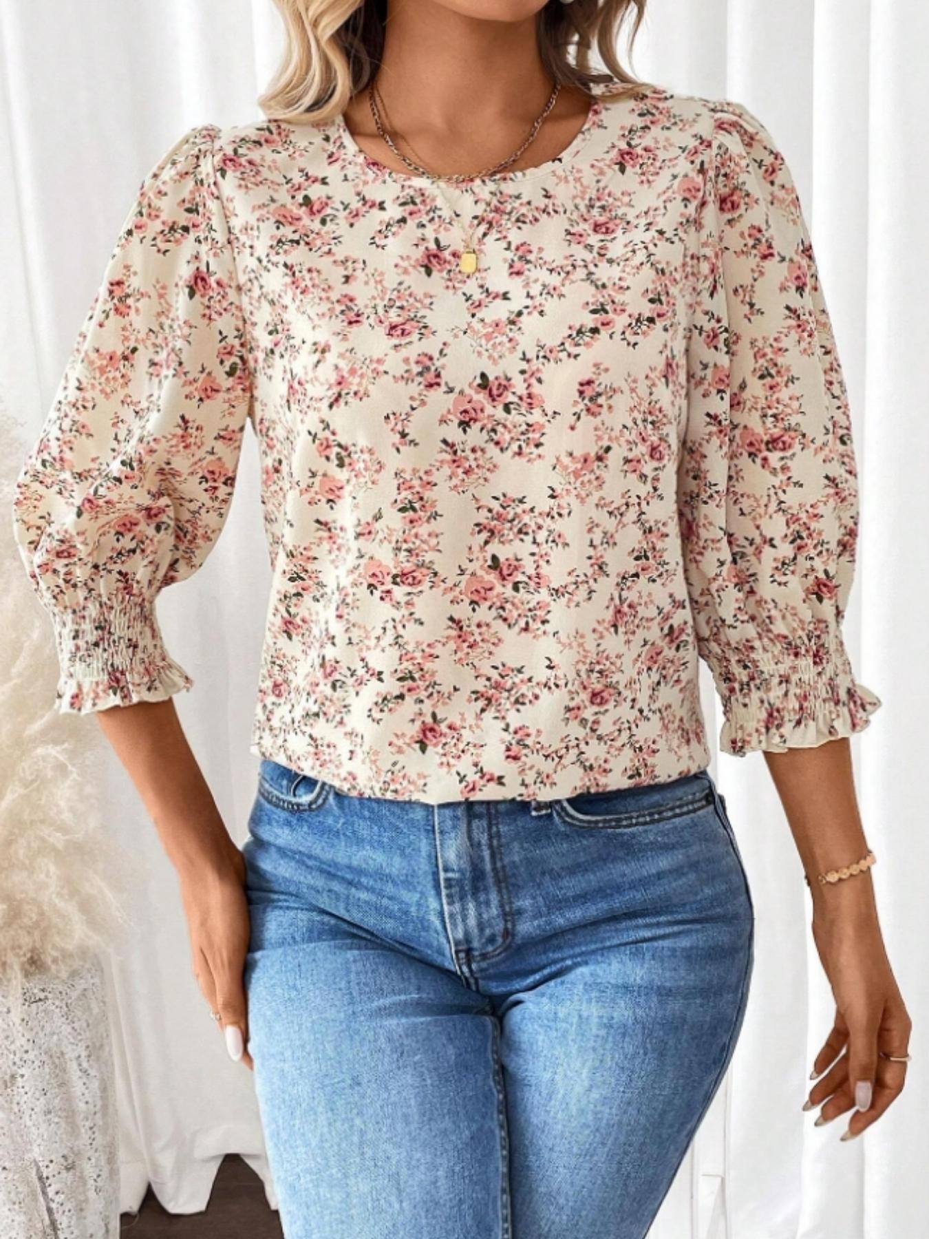 Women's Loose Vacation Floral Printed Puff Sleeve Round Neck Summer Shirt, Three Quarter Sleeve Top for Comfortable Style, Boho Cottagecore Blouse