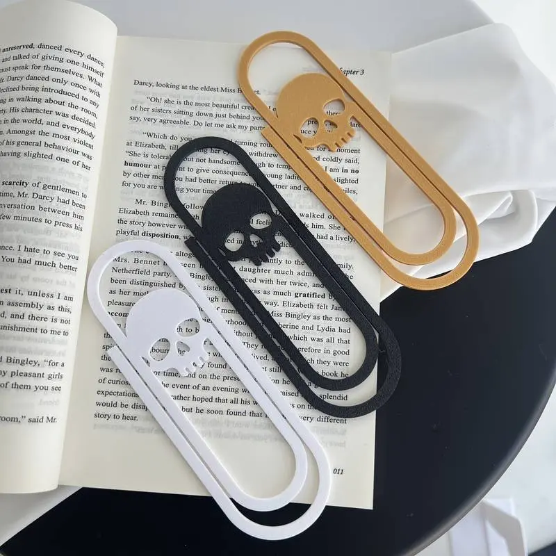 Creative Giant Skull Paperclip Bookmark, Gothic Book Accessory for Readers, Unique Design for Literature Lovers, Stylish Reading Companion