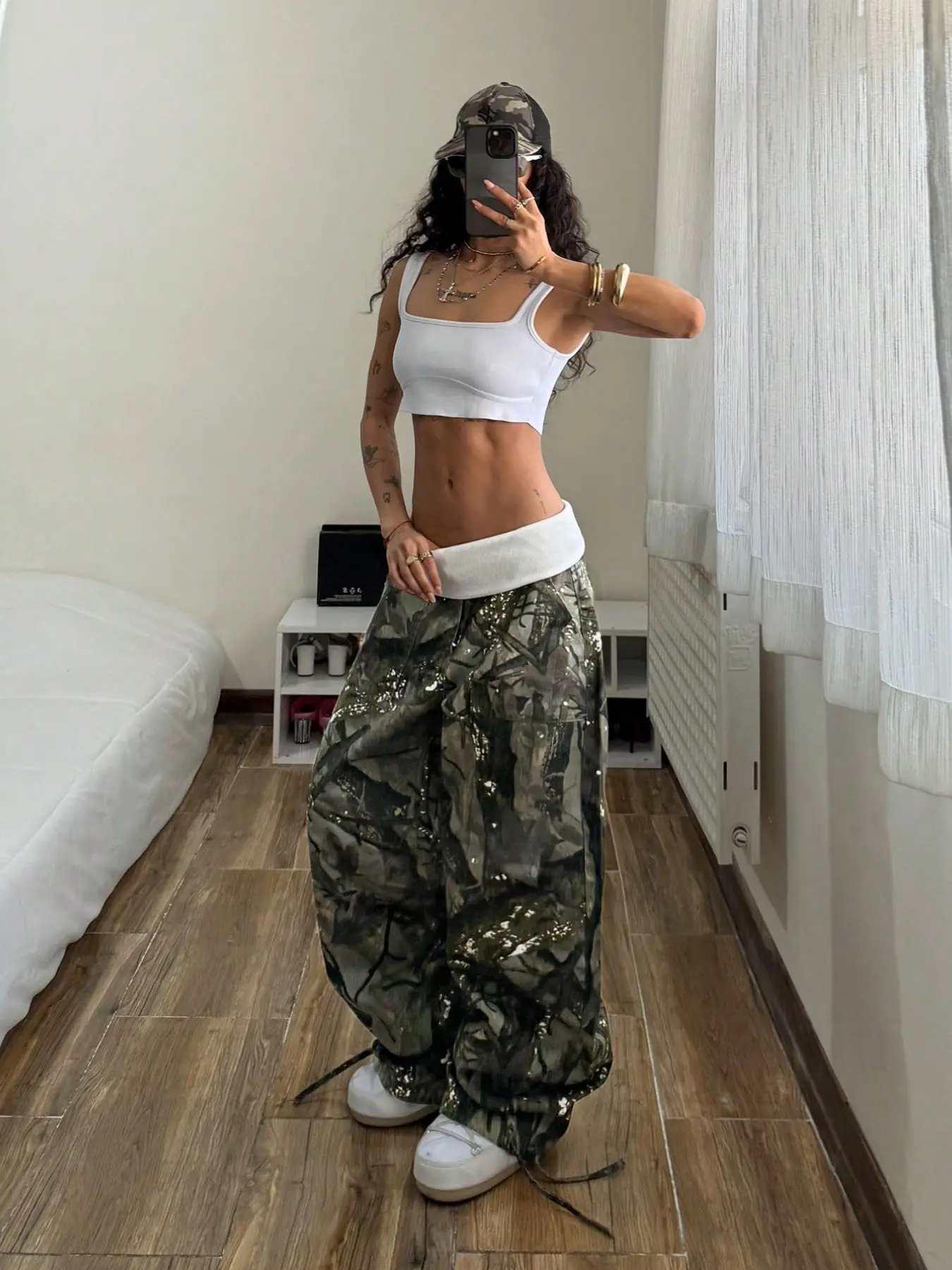 Women's High Street Casual Camouflage Wide Leg Pants, Low Waist Loose Fit, Adjustable Ankle, Perfect for Fashion Photography, Outdoor Parties