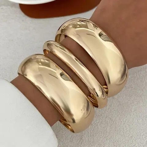 Elegant Wide Smooth Bracelet Set, Fashionable Versatile Exaggerated Design, 3-Piece Jewelry Collection, Layered Bracelet Set, Layering, Stackable Bracelet, Perfect for Stylish, High Quality Bracelet, Stacked Design Bracelets, Fashionable Bracelet Style