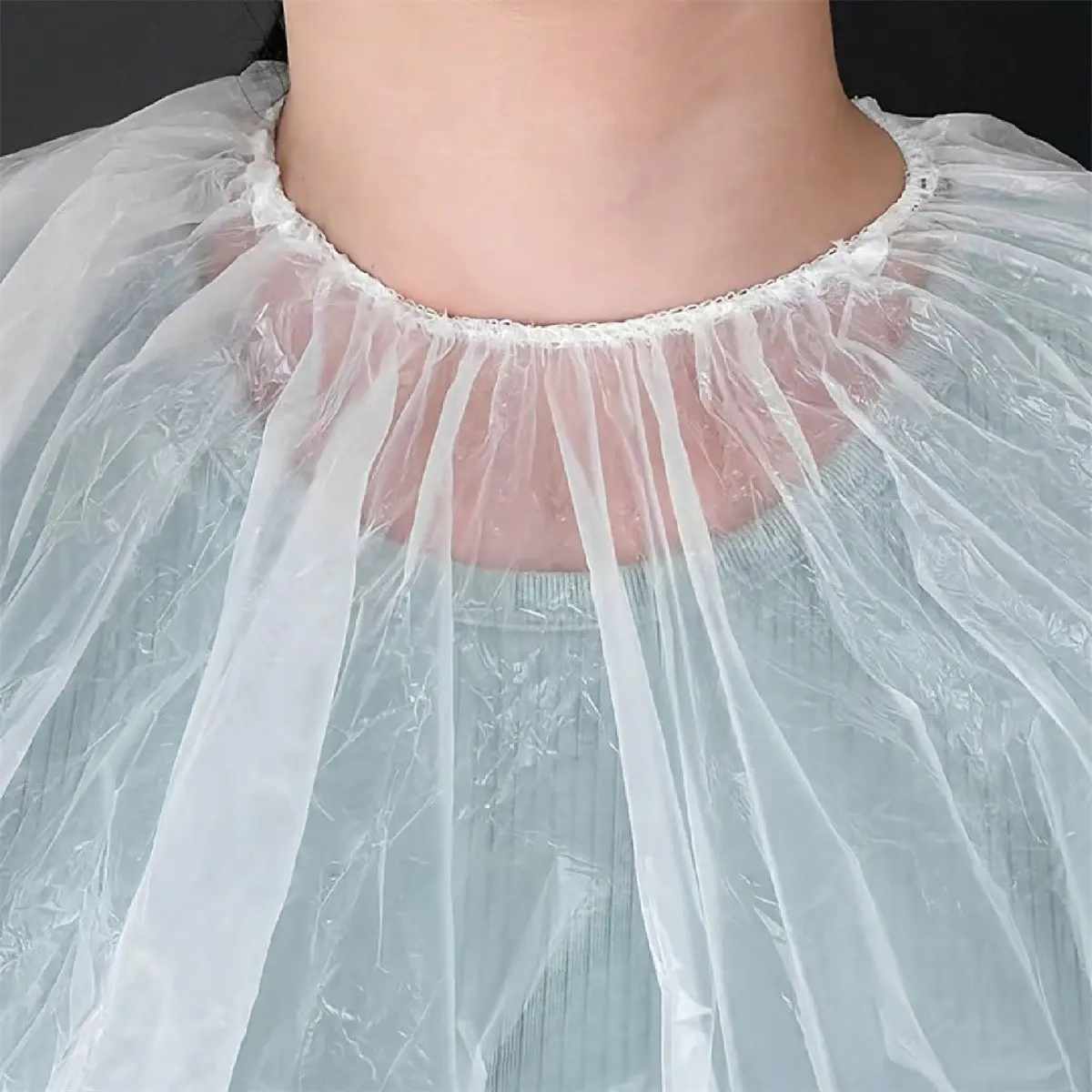 10/20-Pack Disposable Hair Salon Cape, Transparent Plastic, Ideal for Hair Coloring, Perming, Haircuts, Hairstyling, Washing