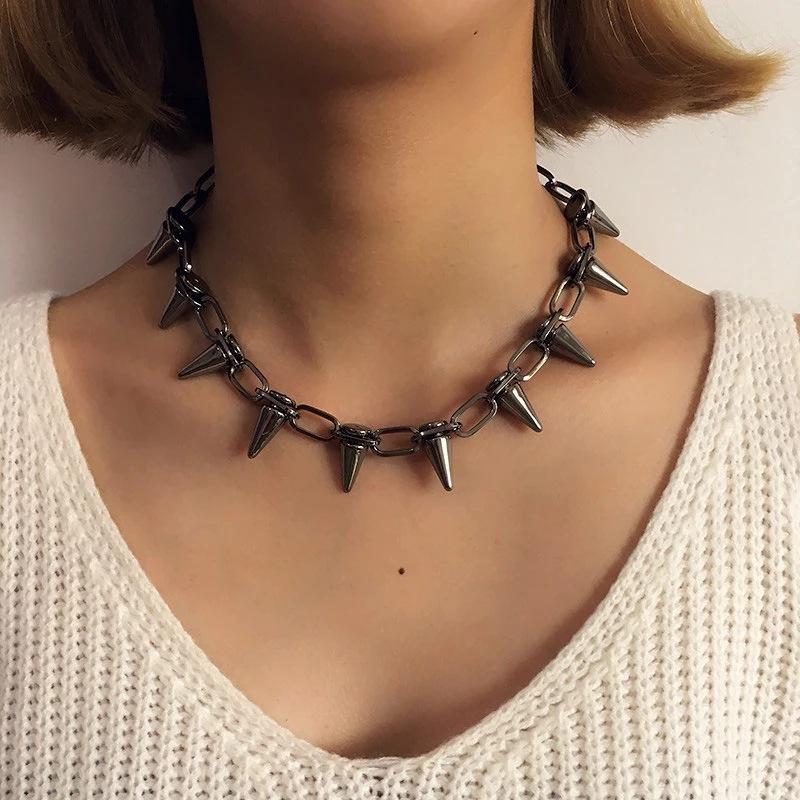 Punk-Inspired Spiked Necklace – Stand Out in Style