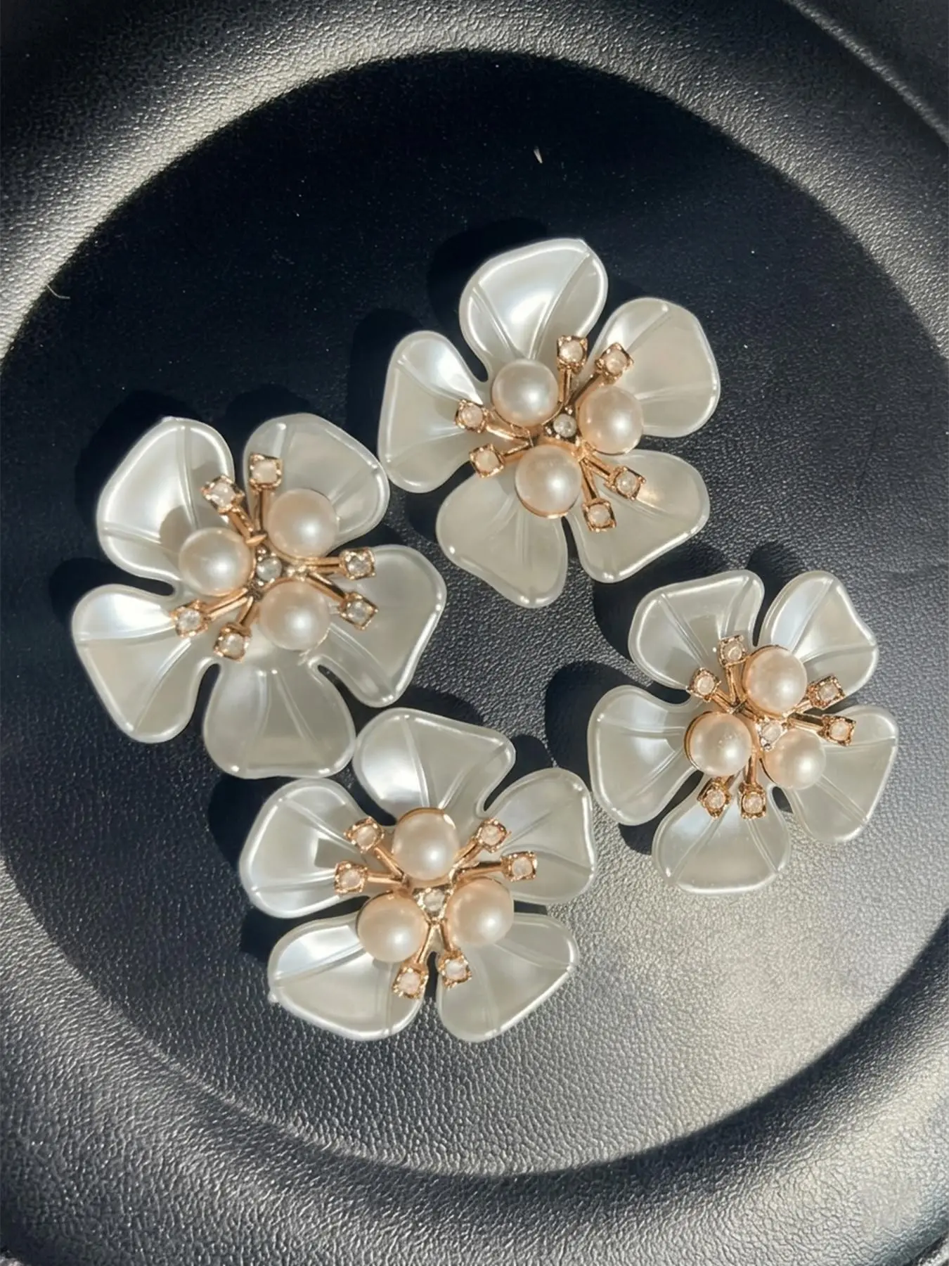 4Pcs Floral Button Set, Elegant Decorative Buttons for Dresses, Easy to Wear, Valentine's Day Gift