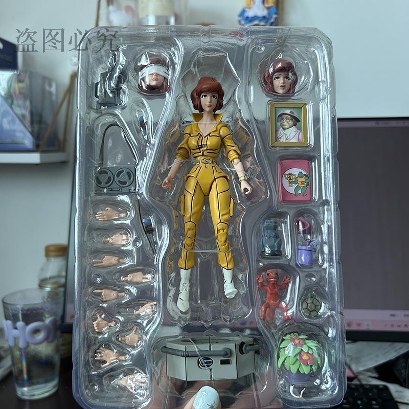 NECA Version 2.0 Yellow Clothes Female Reporter Action Figurine GK Statue Collection Model Toys Christmas Gift popular