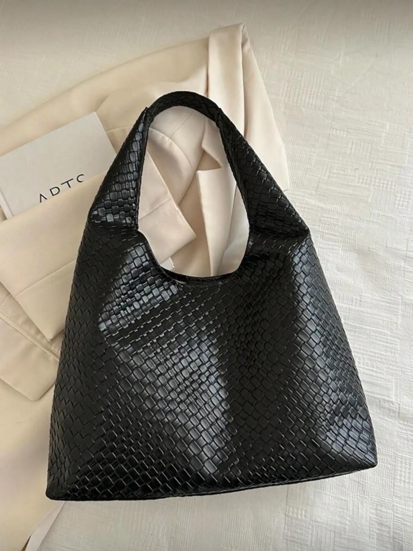 Women's Fashion Crescent Half Moon Bag Woven PU Shoulder Bag with Coin Wallet, Underarm Handbag, Stylish and Practical Crossbody Bag