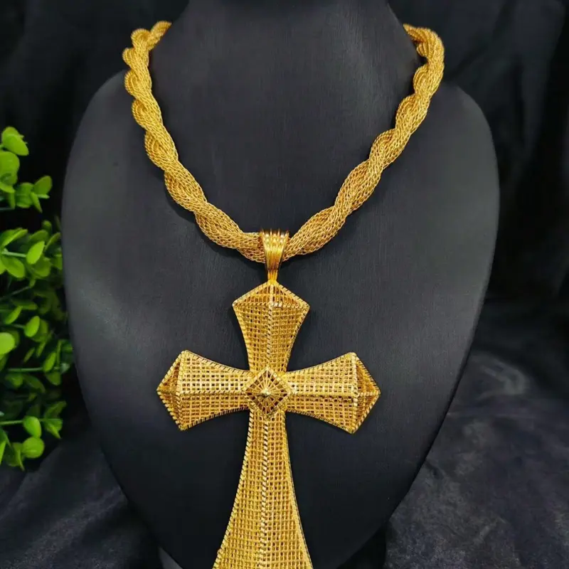 Fashion Women's Cross Pendant Necklace, Cross Chain Design, Chain Necklaces, Ethnic Pattern, Party Style, All Seasons, Zinc Alloy Chain, Wedding Anniversary Gift