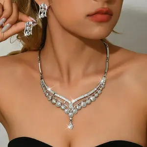 Hot selling alloy luxury necklace earrings two-piece set suitable for versatile commuting, shopping, dining, weddings, and dinne
