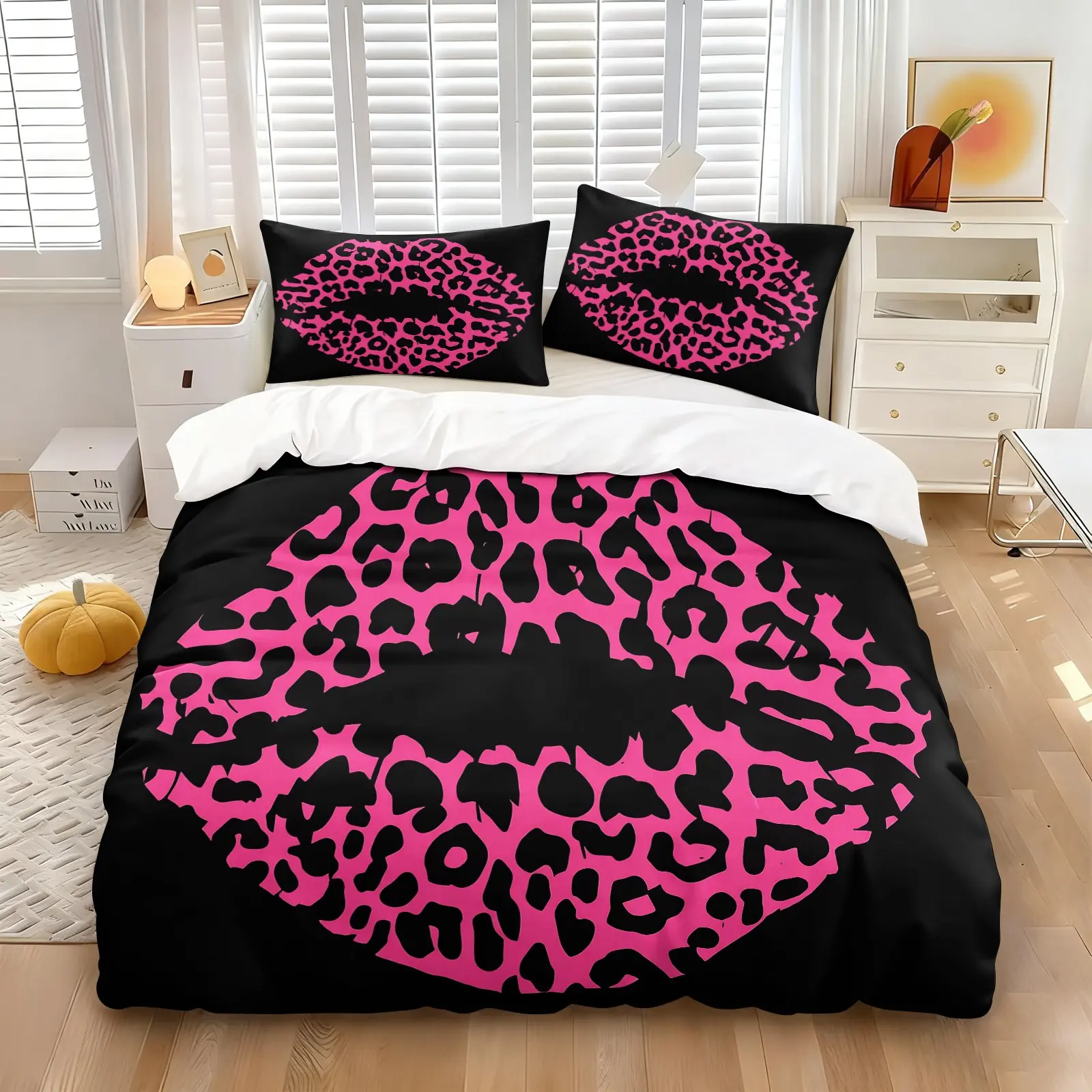 Girly Y2K Duvet Cover Set, Decorative Duvet Cover, Hot Pink Cheetah Spots Lips Art Print Bedding, Includes 1 Quilt Cover & 1 or 2 Pillowcases, Lightweight Breathable Soft Fabric, Great For Home Decor