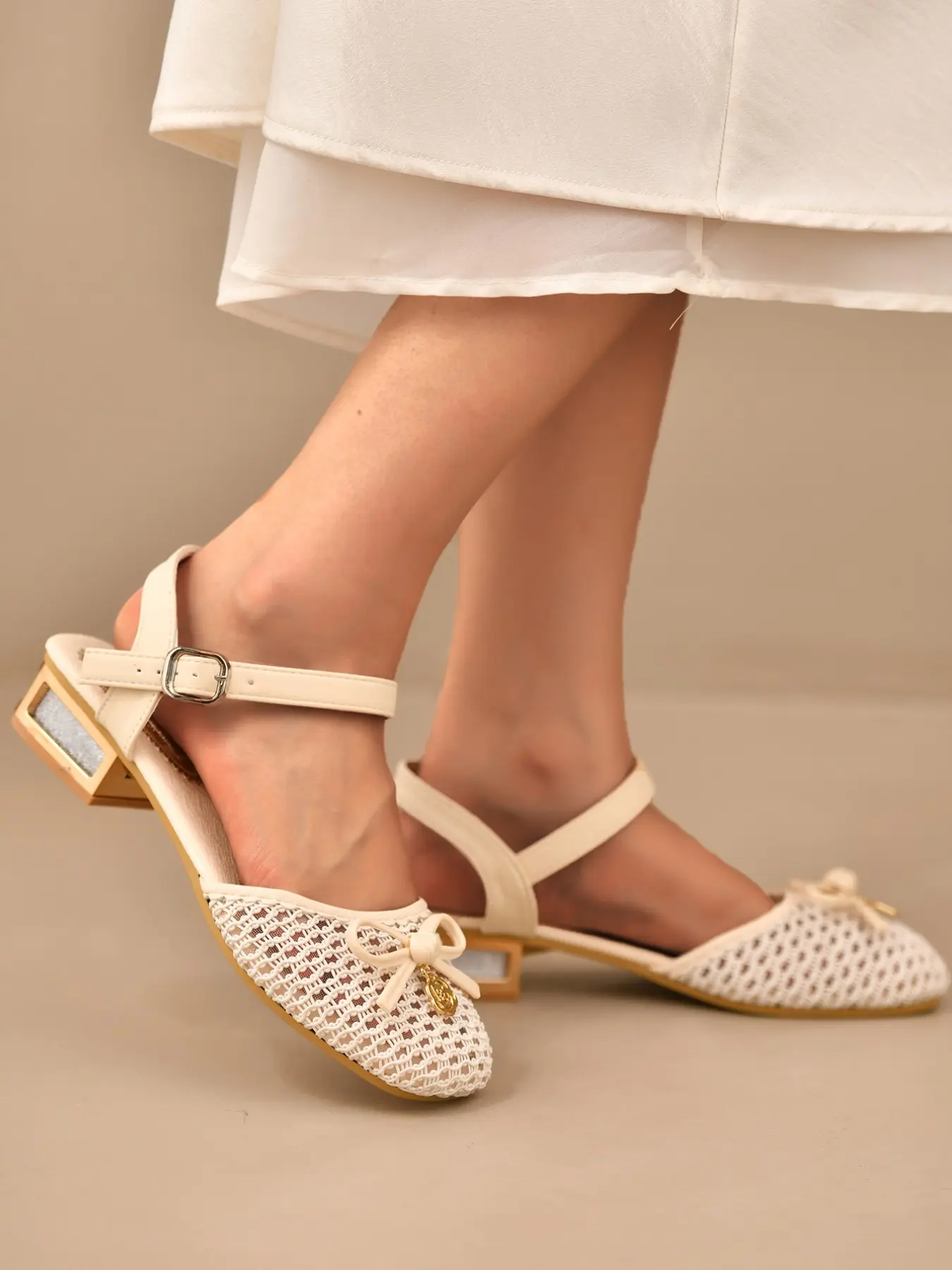 New Spring & Fall Women's Mesh Fabric Sandals, Adjustable Buckle Design, Breathable Textile Material, Elegant Style for Daily Wear