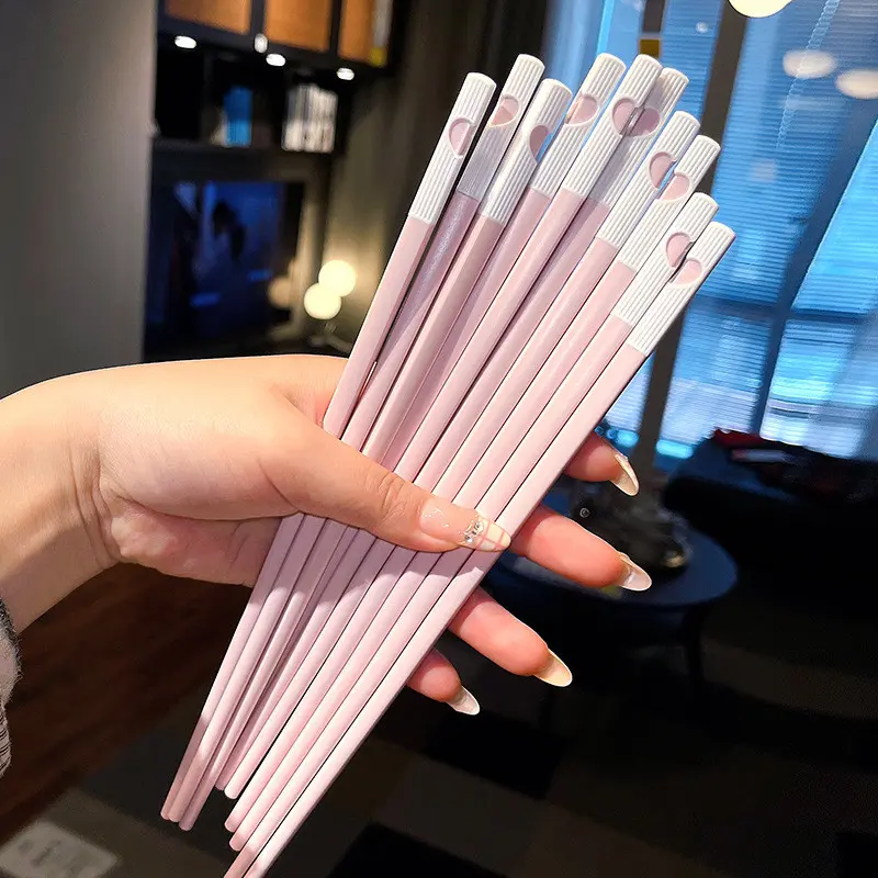 Cute Heart Hollow Alloy Chopsticks, Macaron Color Non-Slip Reusable Chopsticks, Kitchen Tableware, Durable & Stylish Design