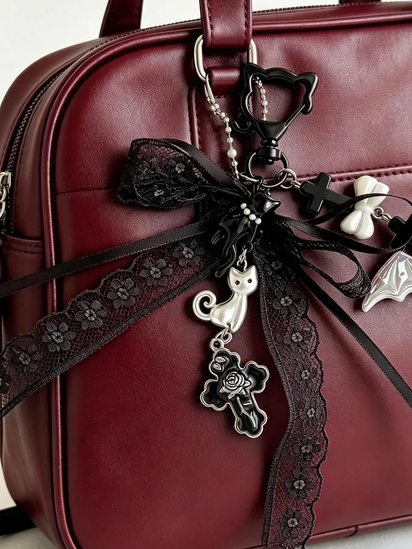 Lace bow pendant, pearl heart-shaped pendant bag keychain pendant, cute accessories princess style, niche fashion all-match, ladies bag pendant jewelry, school bag pendant decoration, Stylish backpack charm, Charms for bags