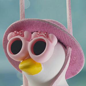 Cool Swinging Duck Car Hanging Ornament, Pendant Interior Rearview Mirror Decoration and Car Rear View Mirrior Hanging Accessories