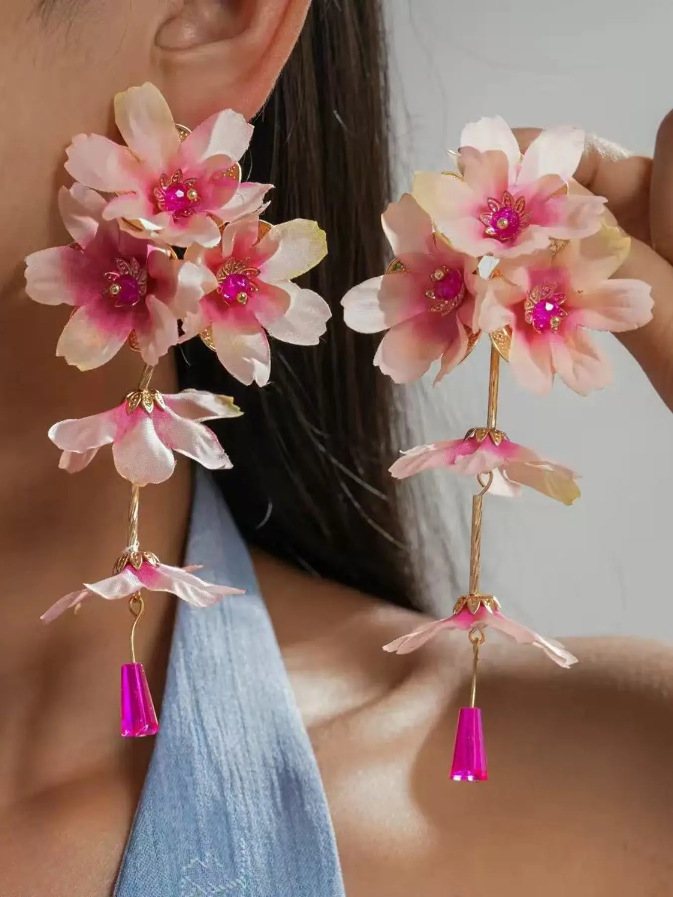 Fabric Cherry Blossom Tassel Earrings for Women, Gradient Pink Flower Dangle Drop Earrings with Bead & Crystal Pendant, Sweet Romantic Floral Jewelry for Wedding Vacation Party, Fashion Dangle Earrings