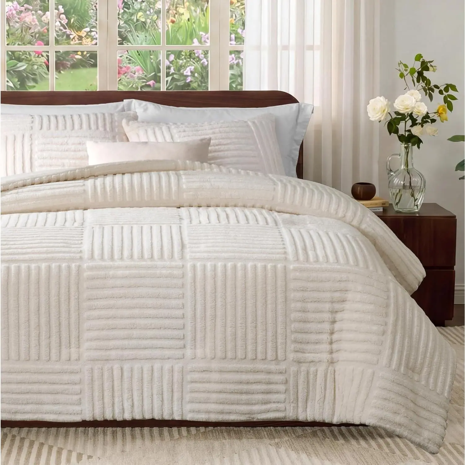 Fleece Comforter Set Queen Size, Beige Fleece Bedding Set with Stripe, Soft Bedding Set, 3 Pieces, 1 Warm Comforter and 2 Pillowcases