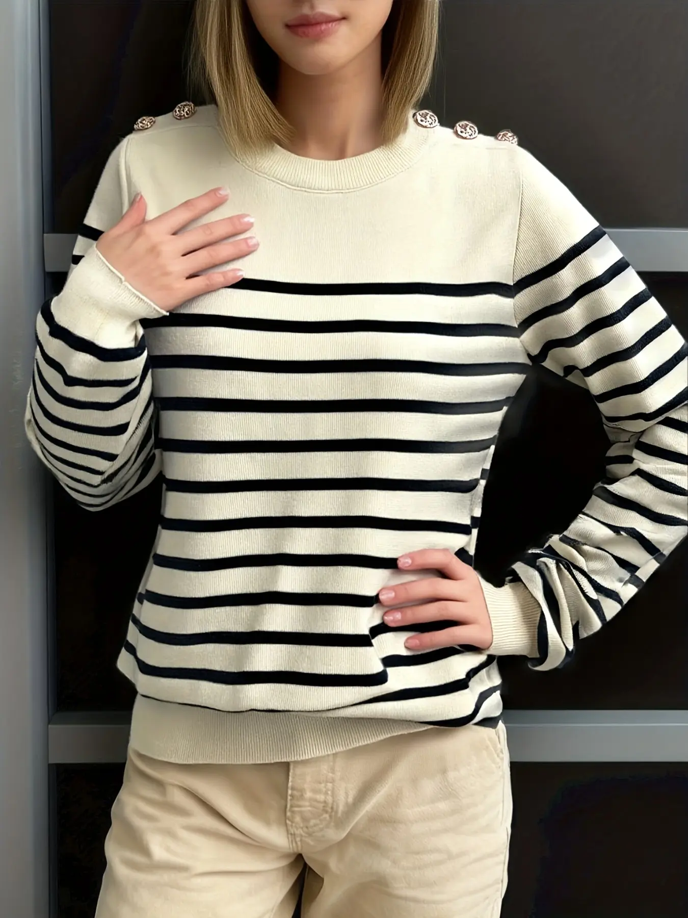 Luxury Metal Buckle Striped Round Neck Sweater, Soft and Versatile Slim Fit Knitwear, Perfect for Inner and Outer Wear