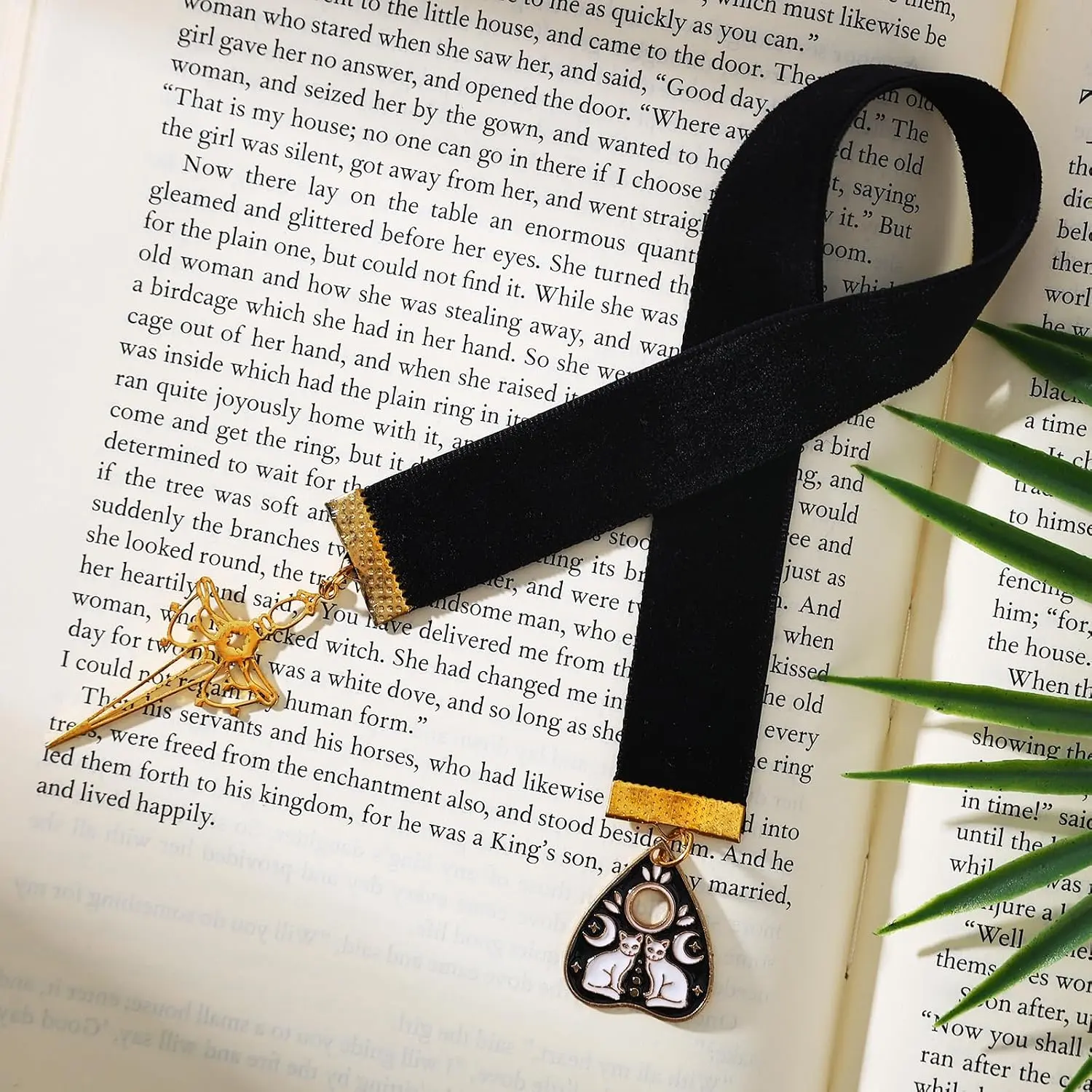 Bookmark with  Pendant, Witchy Sword Ribbon Bookmarks for Reading Women, Men, Book Lovers, Girls, Teens, Teachers and Students,  Wicked Book Mark
