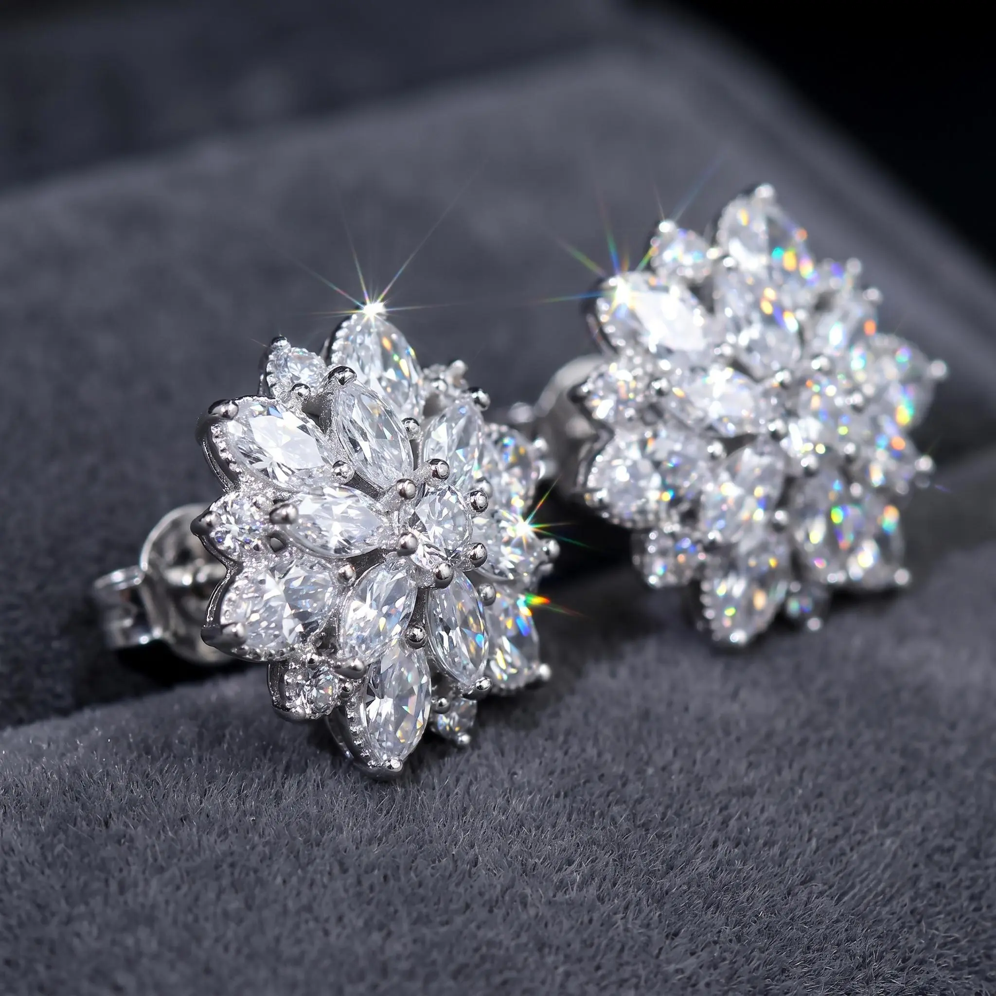 Minimalist Snowflake Stud Earrings with VVS1 D Color Moissanite, Hypoallergenic 925 Sterling Silver Jewelry for Men & Women, Valentine’s Day Gift, Elegant Artificial Gemstone Earrings