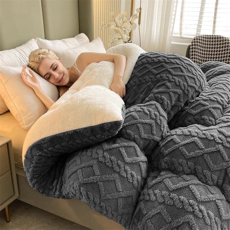 Fall-Winter Hit! Queen Size 3Pcs Faux Fur Down Comforter Set | Velvet Leaf Embossed, Thermo-Lock No Leakage, Anti-Static & Machine Washable | Plush Warm Bedding Antistatic