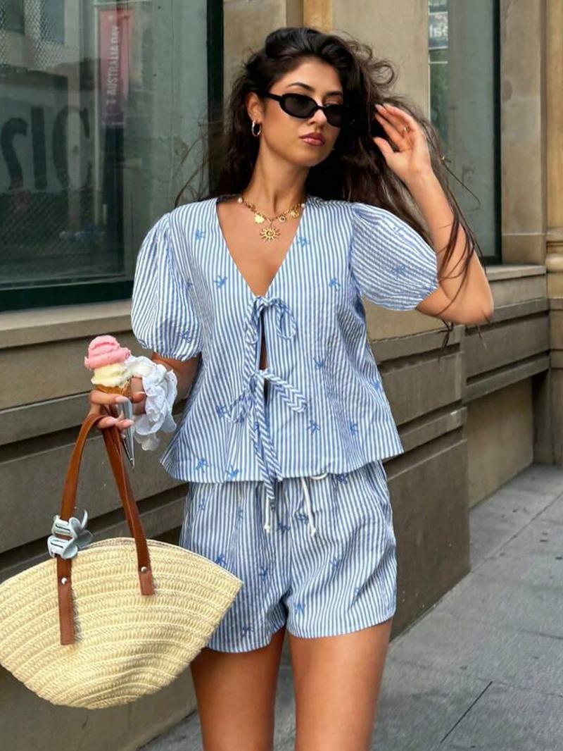 Two-Piece Set Women's Striped Print Tie Front Shirt & Shorts, Casual Short Sleeve Top & Shorts for Daily Wear, Ladies Two-piece Set for All Seasons, Clothes
