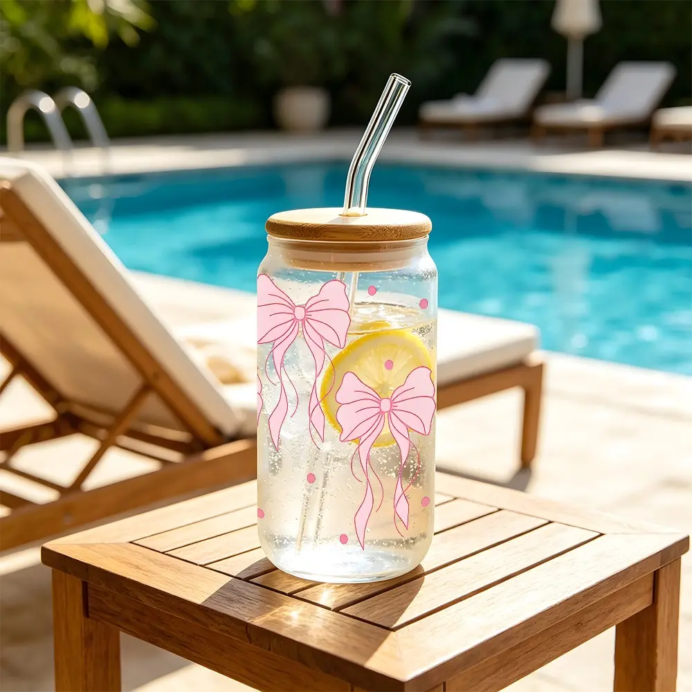 1 Piece Pink Bows & Dots 16oz Glass Can Cup with Lid and Straw,Coquette Style Reusable Glass Drinking Cup,3-Sided Wraparound Pattern, High-Quality Jar For Iced Coffee, Hot Chocolate, Stylish Fashionable Glassware, Ideal Gift For Girls Women