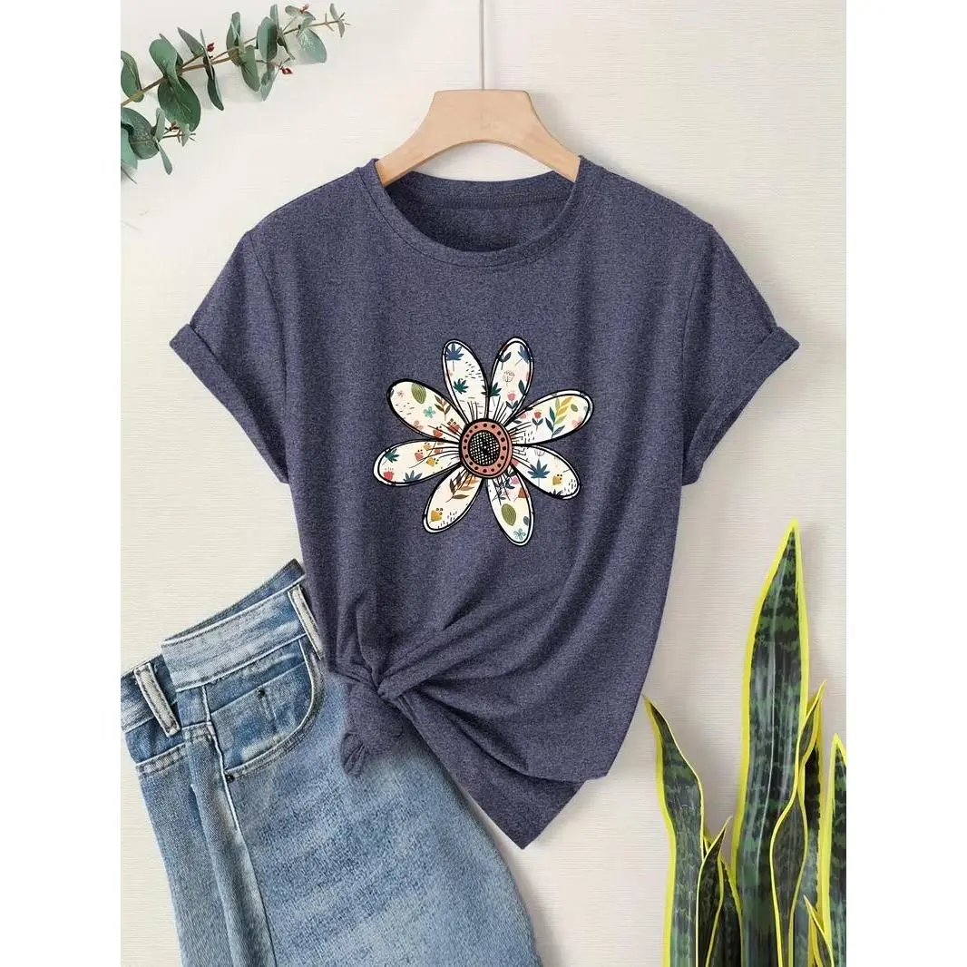 Women's Boho Floral Daisy Graphic T-Shirt, Vintage Hand Drawn Wildflower Print Crew Neck Short Sleeve Tee, Casual Soft Loose Fit Spring Summer Botanical Top