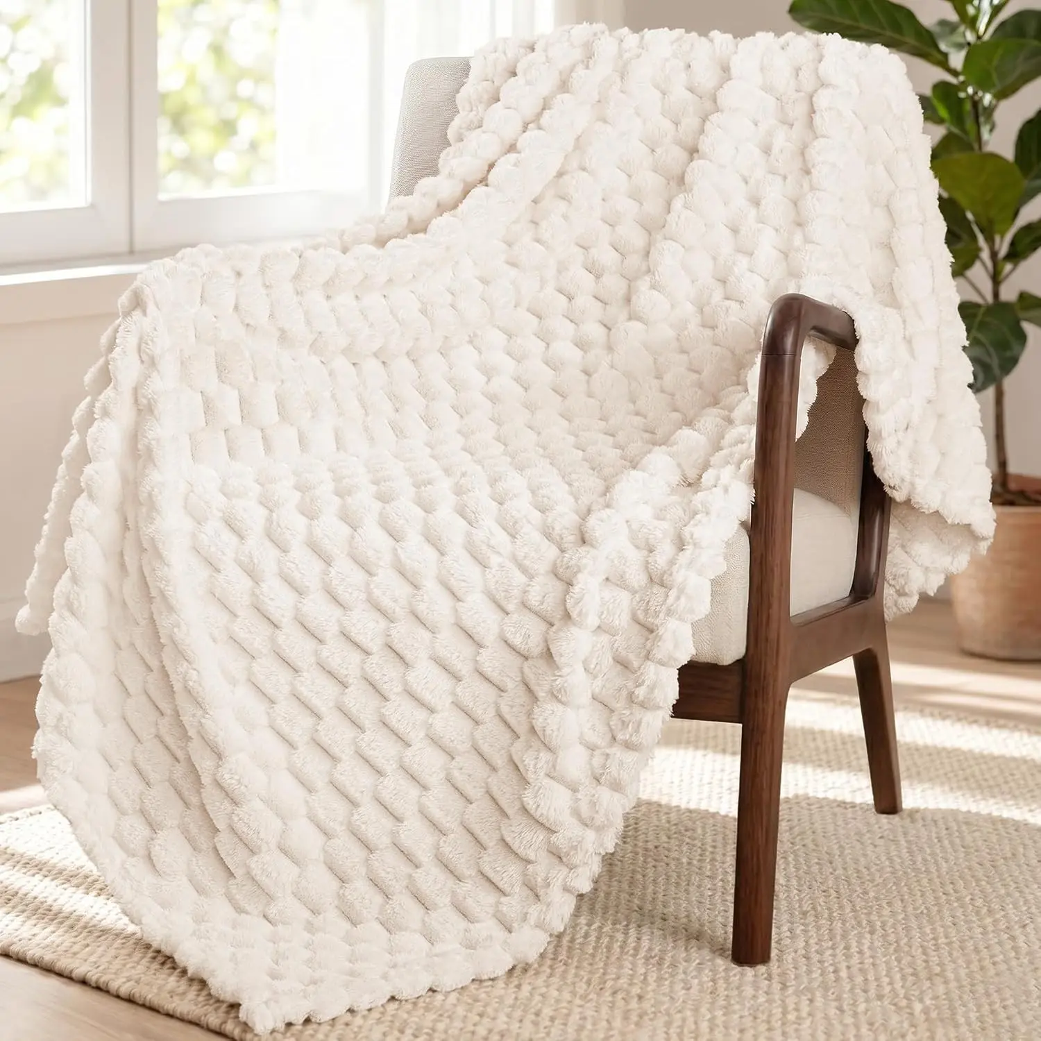 Large 3D Fleece Throw Blanket for Couch, Ivory - Extra Soft Fuzzy Plush Lightweight Cozy Fluffy Decorative Blanket for All Seasons, 50x70 InchesGift