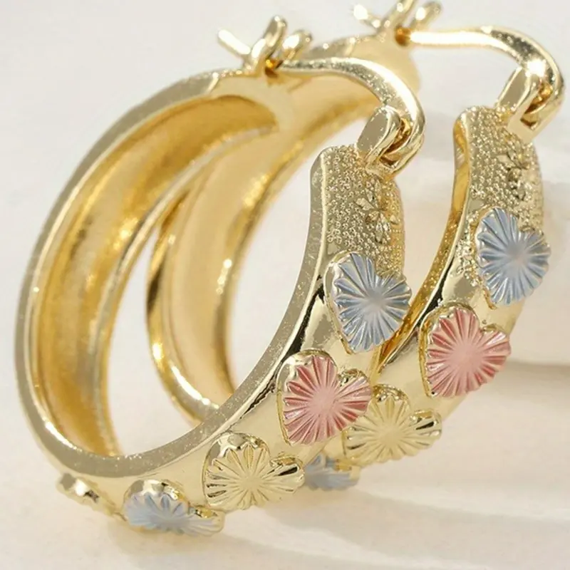 1 Pair of Exquisite and Elegant Hand-carved Heart-shaped Earrings, Copper Jewelry, Three-color Hoop Earrings, Luxurious Earrings for Ladies, Perfect Gift for Festivals and Birthdays