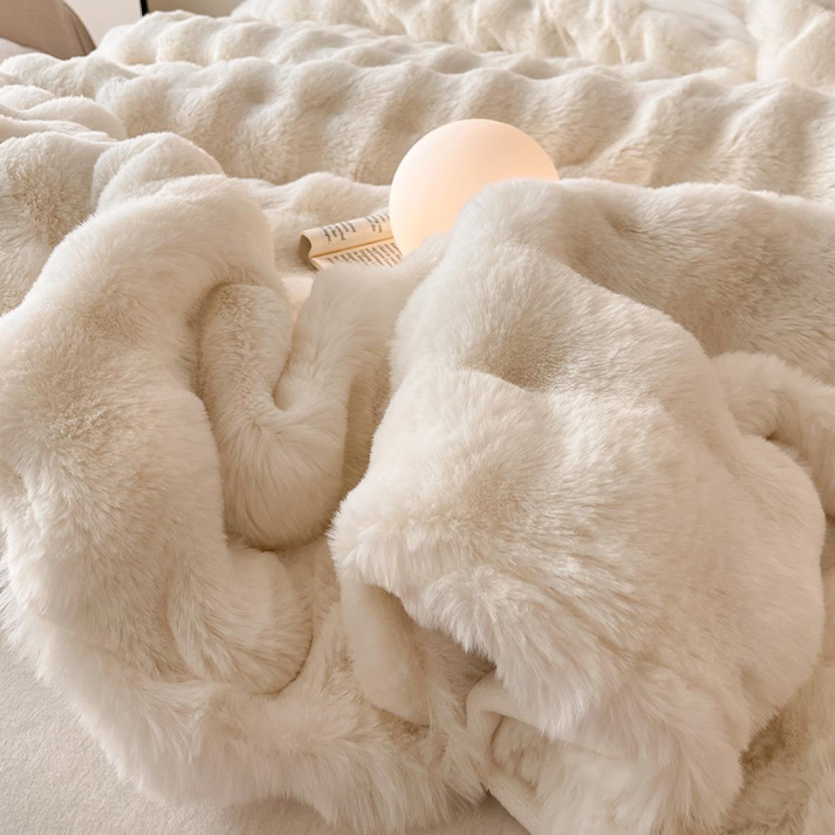 Solid Color Faux Rabbit Fur Blanket, Soft Fluffy Blanket, 1 Count Soft Comfy Skin-friendly Warm Throw Blanket, Bedding Supplies for Home Bedroom Living Room Dormitory, Comfortable Plush Blankets