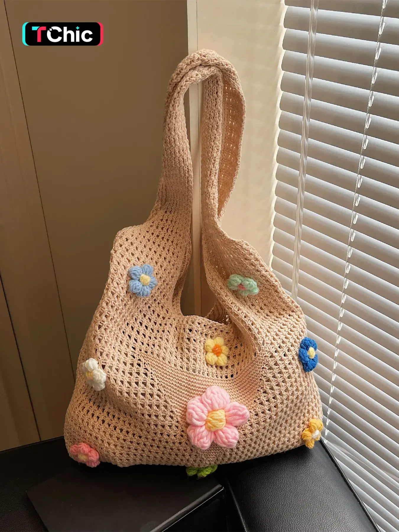 Korean Style Floral Decorated Handwoven Knit Tote Bag, Versatile Shoulder & Carry Handle, Perfect for Everyday Use, Slouchy Tote