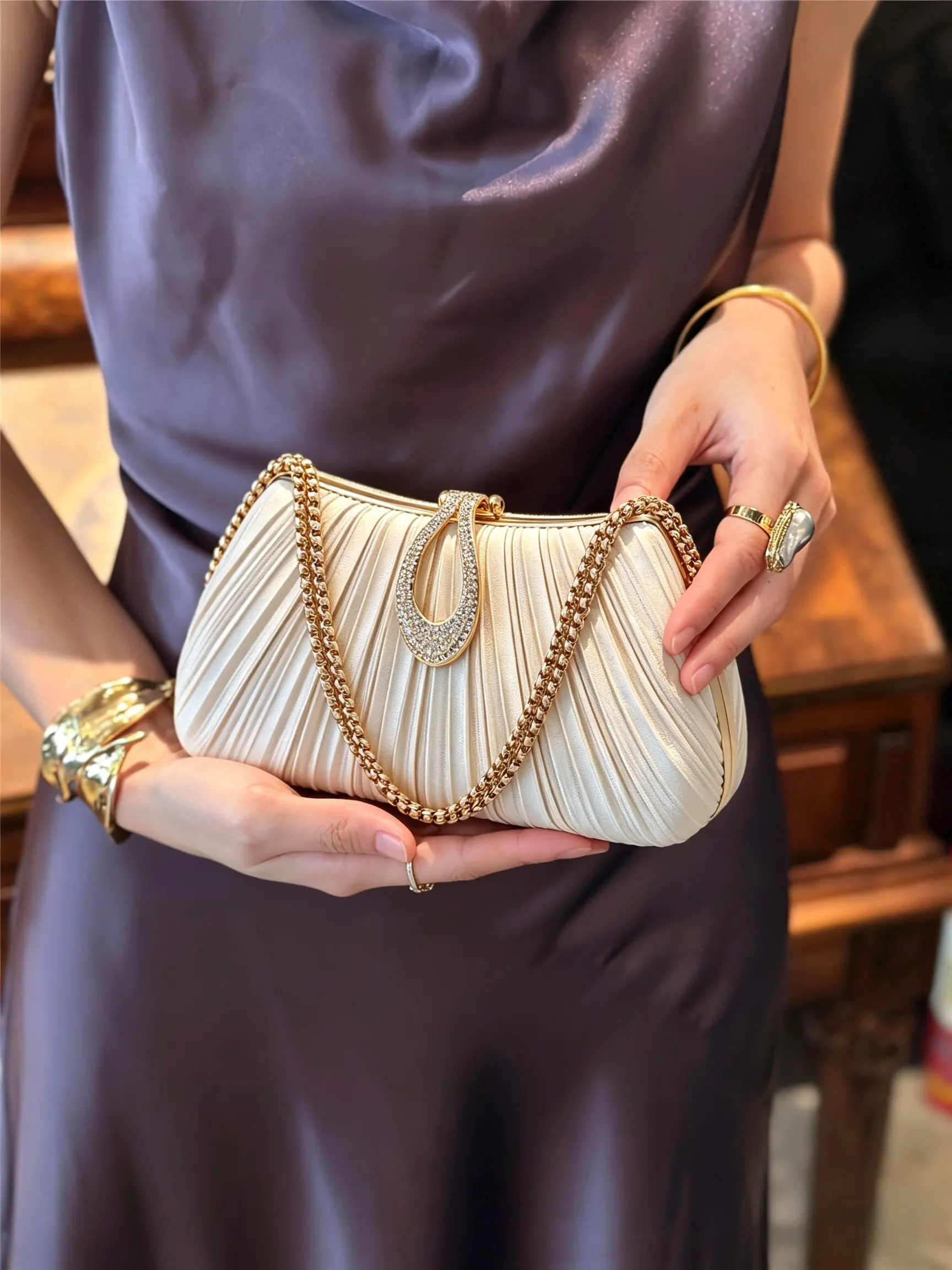 Elegant Ruched Satin Evening Party Handbag Sparkling U-Shape Crystal Lock Double Thick Gold Metal Chain Women Prom Gala Bridal Shoulder Crossbody Box Clutch, Vintage Chic Pleated Silk Satin Dinner Purse Oversized Teardrop Crystal Clasp Double Layer Gold